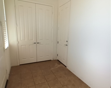 902 N Botanica - Photo Thumbnail 12