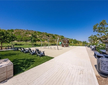 438 Sycamore Dr. - Photo Thumbnail 18