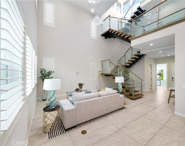 438 Sycamore Dr. - Photo Thumbnail 4