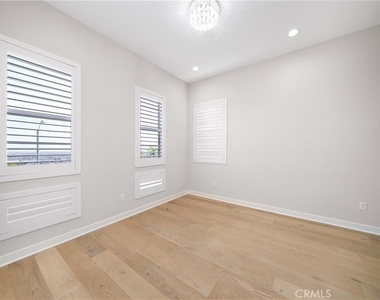 438 Sycamore Dr. - Photo Thumbnail 12