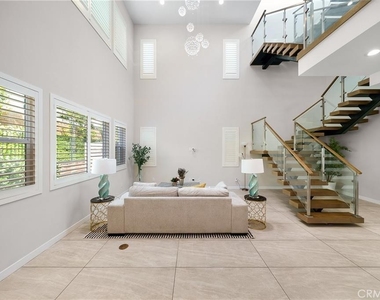 438 Sycamore Dr. - Photo Thumbnail 5