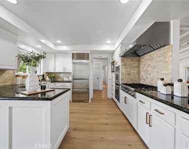 23000 Brenford - Photo Thumbnail 6