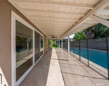 23000 Brenford - Photo Thumbnail 28