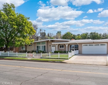 23000 Brenford - Photo Thumbnail 2