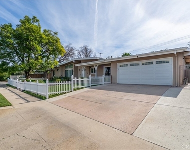 23000 Brenford - Photo Thumbnail 32