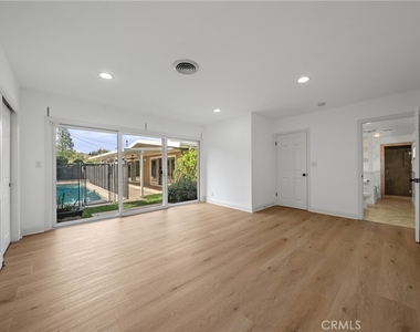 23000 Brenford - Photo Thumbnail 24
