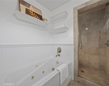 23000 Brenford - Photo Thumbnail 23