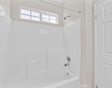 2658 Greenwood Court - Photo Thumbnail 23