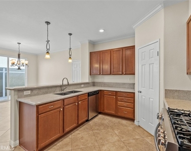 2658 Greenwood Court - Photo Thumbnail 17