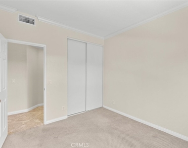 2658 Greenwood Court - Photo Thumbnail 21