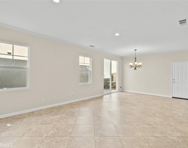 2658 Greenwood Court - Photo Thumbnail 11
