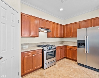 2658 Greenwood Court - Photo Thumbnail 18
