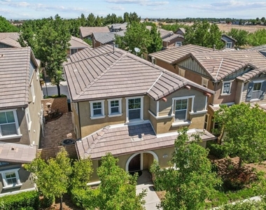 2658 Greenwood Court - Photo Thumbnail 1