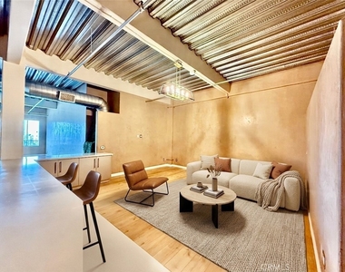 312 W 5th Street - Photo Thumbnail 9