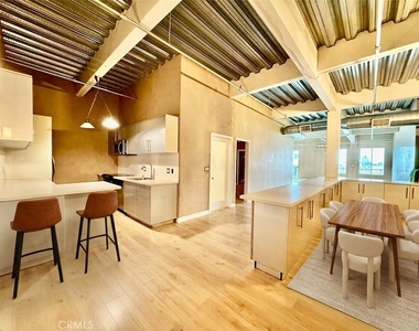 312 W 5th Street - Photo Thumbnail 11