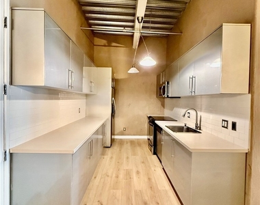 312 W 5th Street - Photo Thumbnail 10
