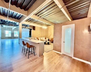 312 W 5th Street - Photo Thumbnail 12