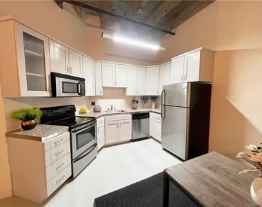 312 W 5th Street - Photo Thumbnail 5