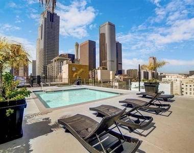 312 W 5th Street - Photo Thumbnail 7