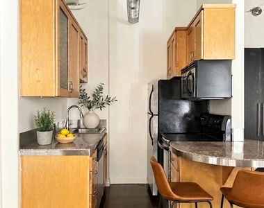 312 W 5th Street - Photo Thumbnail 4