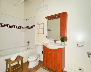 312 W 5th Street - Photo Thumbnail 5