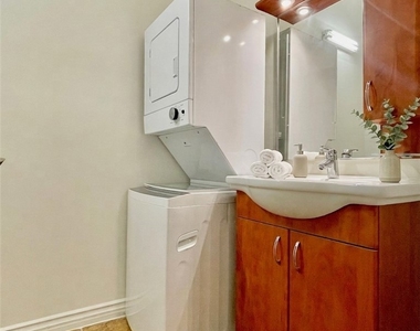 312 W 5th Street - Photo Thumbnail 11
