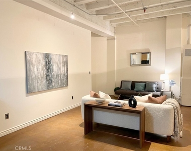 312 W 5th Street - Photo Thumbnail 1