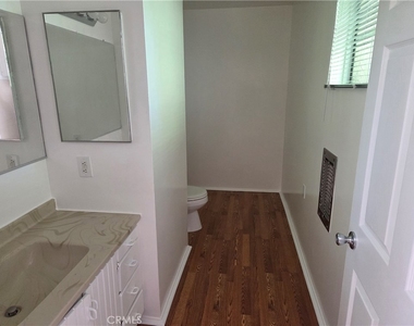 15219 Wyandotte - Photo Thumbnail 19
