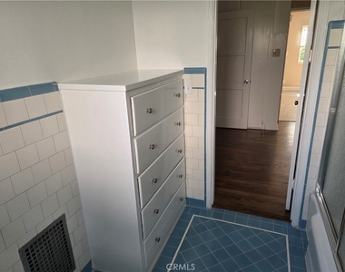 15219 Wyandotte - Photo Thumbnail 14