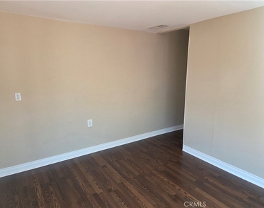 15219 Wyandotte - Photo Thumbnail 10