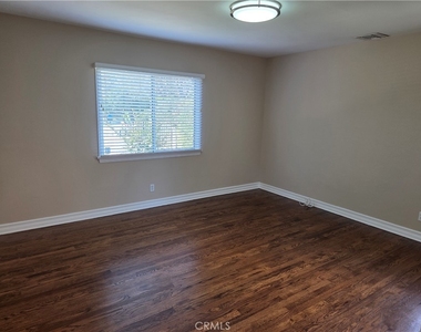 15219 Wyandotte - Photo Thumbnail 9