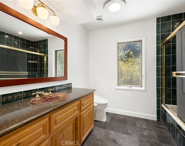 22204 Avenue San Luis - Photo Thumbnail 16