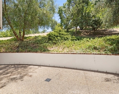 22204 Avenue San Luis - Photo Thumbnail 18