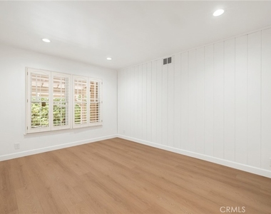 22204 Avenue San Luis - Photo Thumbnail 12