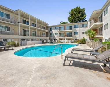 4160 W 182nd Street - Photo Thumbnail 2