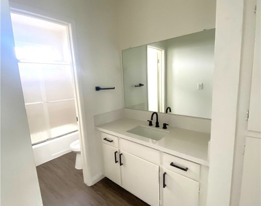 4160 W 182nd Street - Photo Thumbnail 14