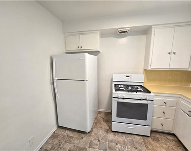 439 S Le Doux Road - Photo Thumbnail 4
