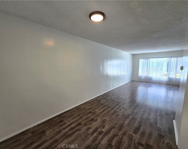 439 S Le Doux Road - Photo Thumbnail 3