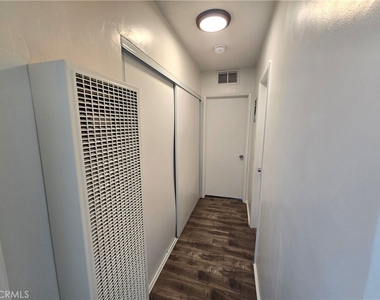 439 S Le Doux Road - Photo Thumbnail 7