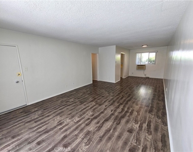 439 S Le Doux Road - Photo Thumbnail 2