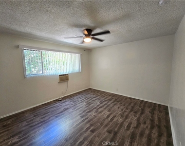 439 S Le Doux Road - Photo Thumbnail 12