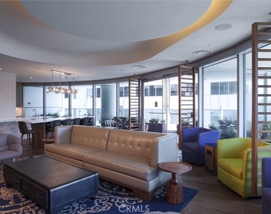 100 Van Ness Avenue - Photo Thumbnail 16