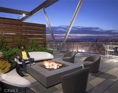 100 Van Ness Avenue - Photo Thumbnail 13