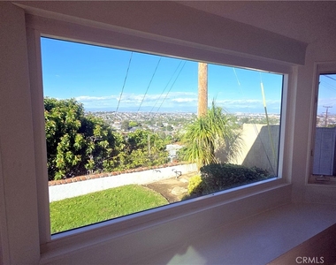 341 Avenida Atezada - Photo Thumbnail 14