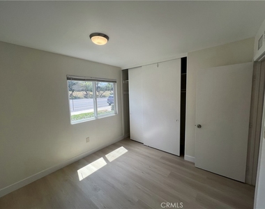 5444 Cajon - Photo Thumbnail 10
