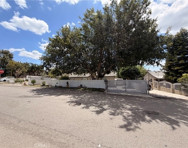 3436 Pontiac - Photo Thumbnail 21