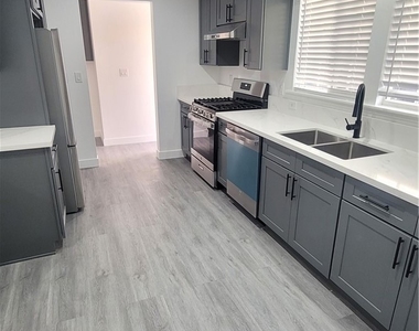 1605 E Santa Ana - Photo Thumbnail 16