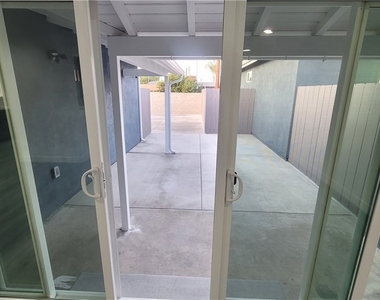 1605 E Santa Ana - Photo Thumbnail 19