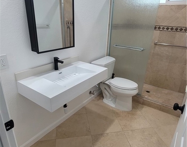 1605 E Santa Ana - Photo Thumbnail 32