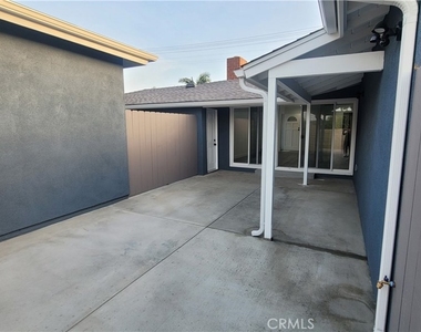 1605 E Santa Ana - Photo Thumbnail 37